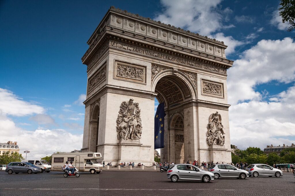 parisde nerede kalınır
Arc de Triomphe

