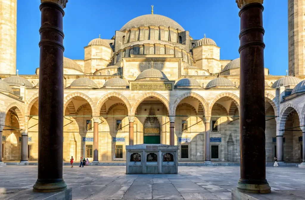 İstanbul’un Tarihi Yerleri,
Avrupa Yakasındaki Tarihi Yerler,
İstanbul Tarihi Yerleri