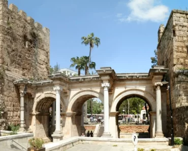Hadrian Kapısı – Antalya